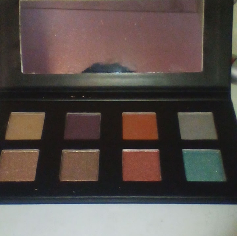 Cosmetics - Picture 6 of 8